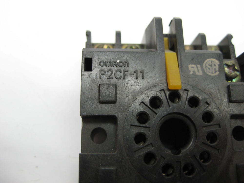 OMRON P2CF-11 RELAY BASE NSNP 12821