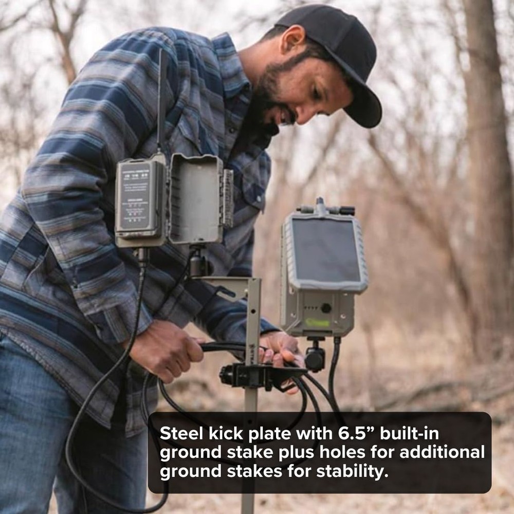 Stealth Cam Adjustable Multi Pivot Mounting Post 2 Pack with Card Reader Bundle
