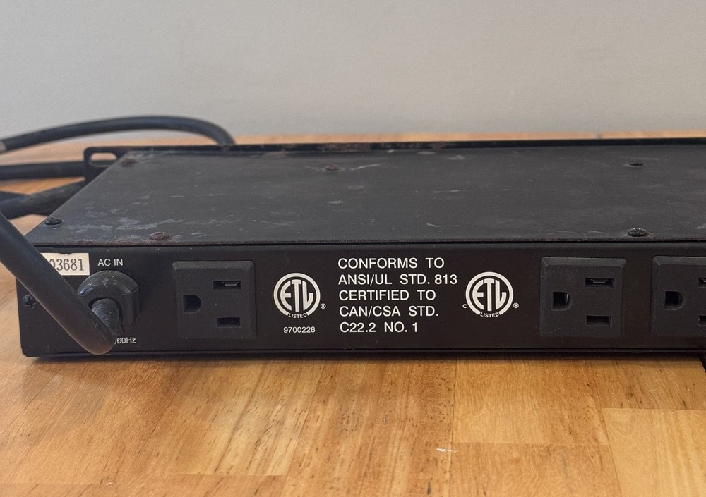 Gemini PL-90 Rack Mount Power Conditioner and Light Module (Outlets do not work)