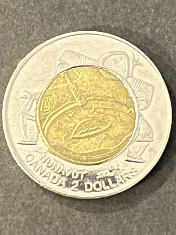 CANADIAN 2 DOLLAR COIN