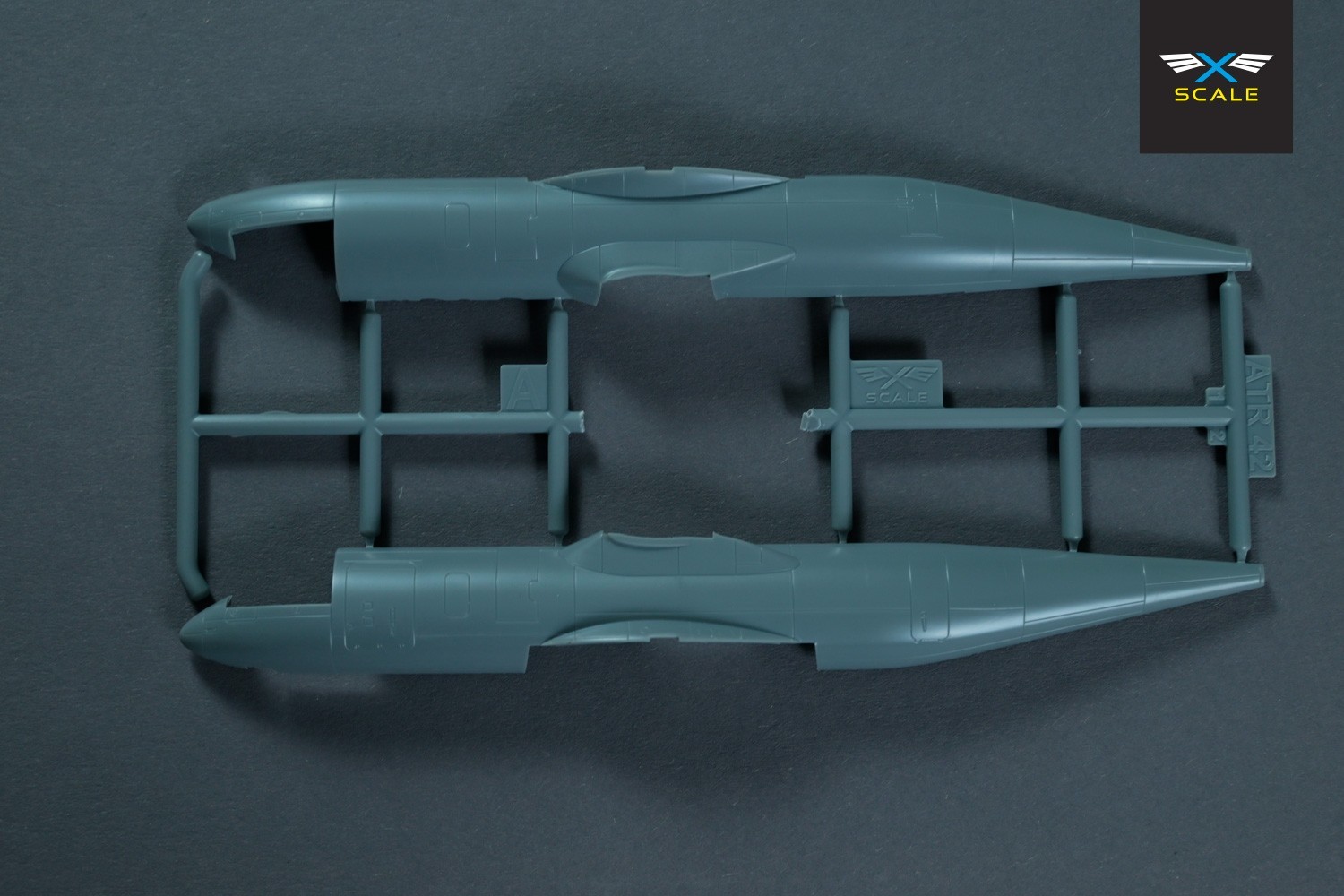 1/144 XScale 144009 ATR-42-300 Turboprop Reginal Airliner American Eagle model