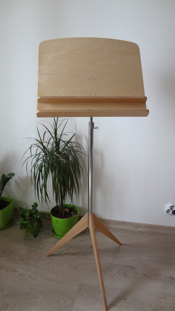 Music stand