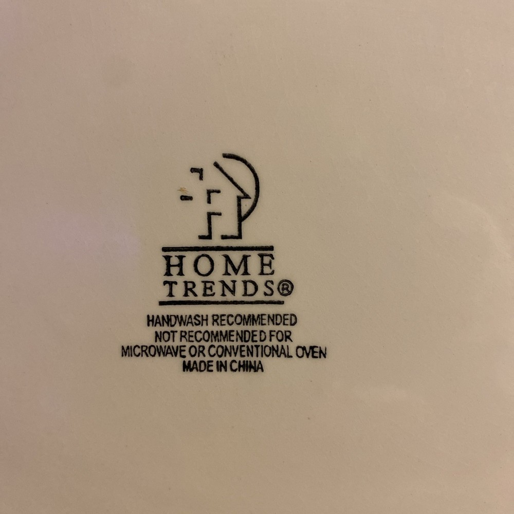 Hometrends dishware set. 4pcs.