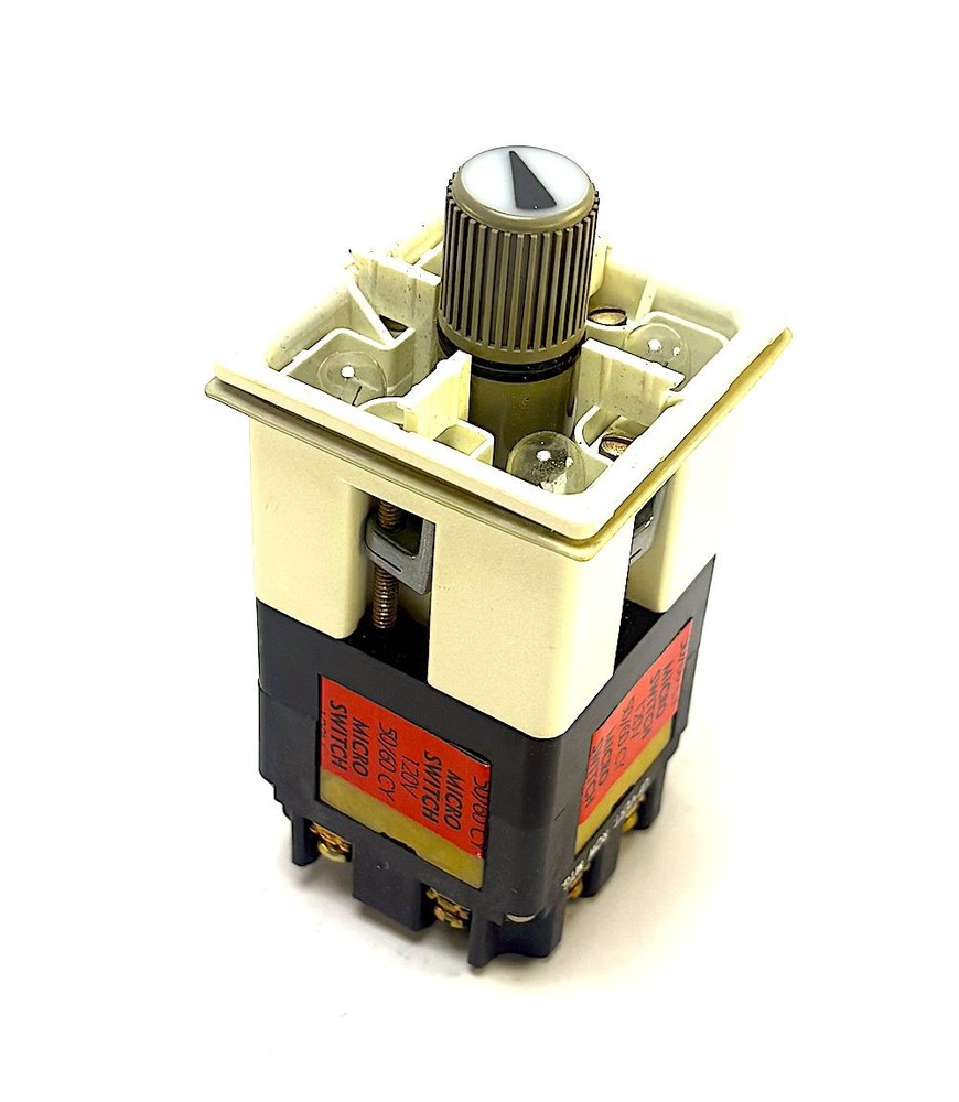 Micro Switch 910AEC511 Manual Control Selector Switch (New)