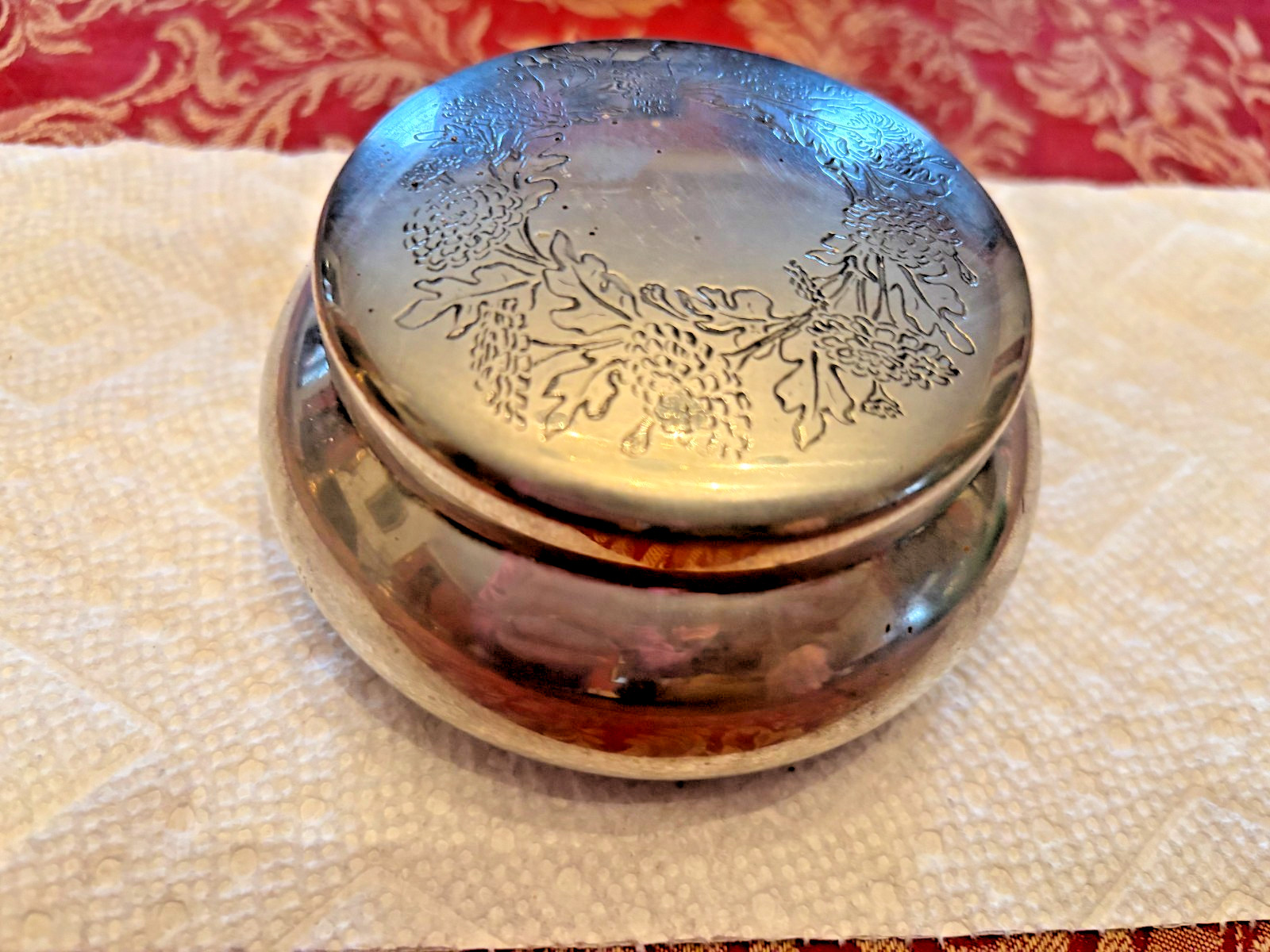 Vtg. Kirk Stieff Round Box, 1960's. Box has blue velvet.