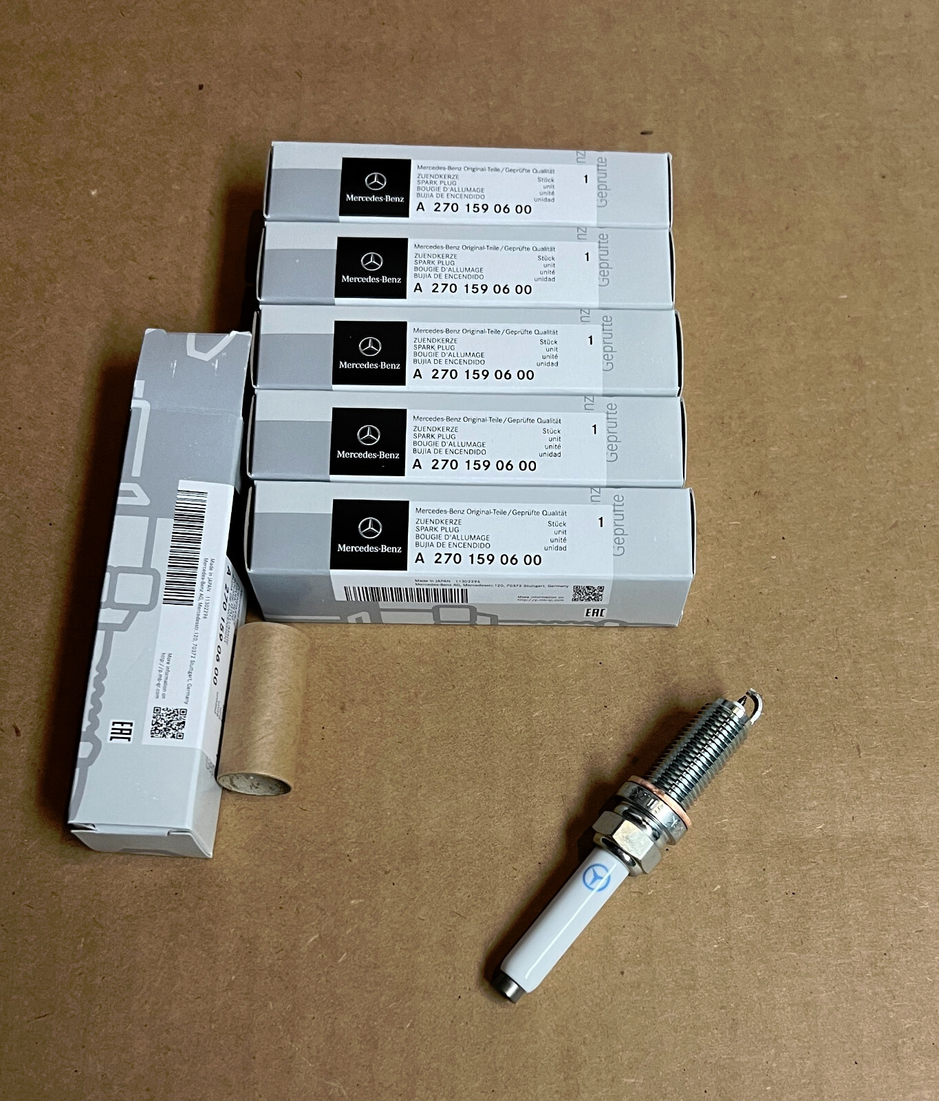 New Genuine OEM Mercedes A 270 159 06 00 - Set of 6 Spark Plugs ** SHIPS FREE