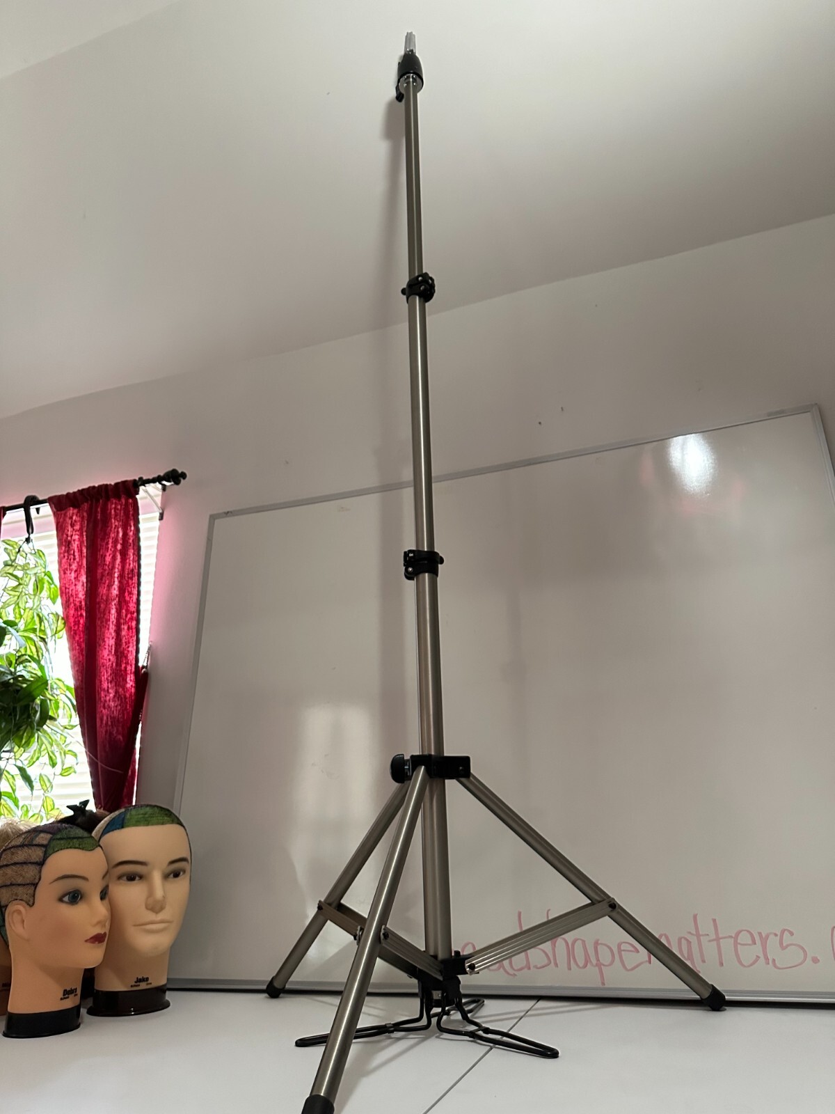 Cosmetology Tripod Stand w/ Carry Bag – Heavy Duty, Adjustable, 3-Section, Tools