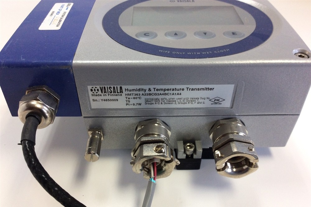 Vaisala HMT363 Humidity & Temperature Transmitter W/ Display *Broken Probe*