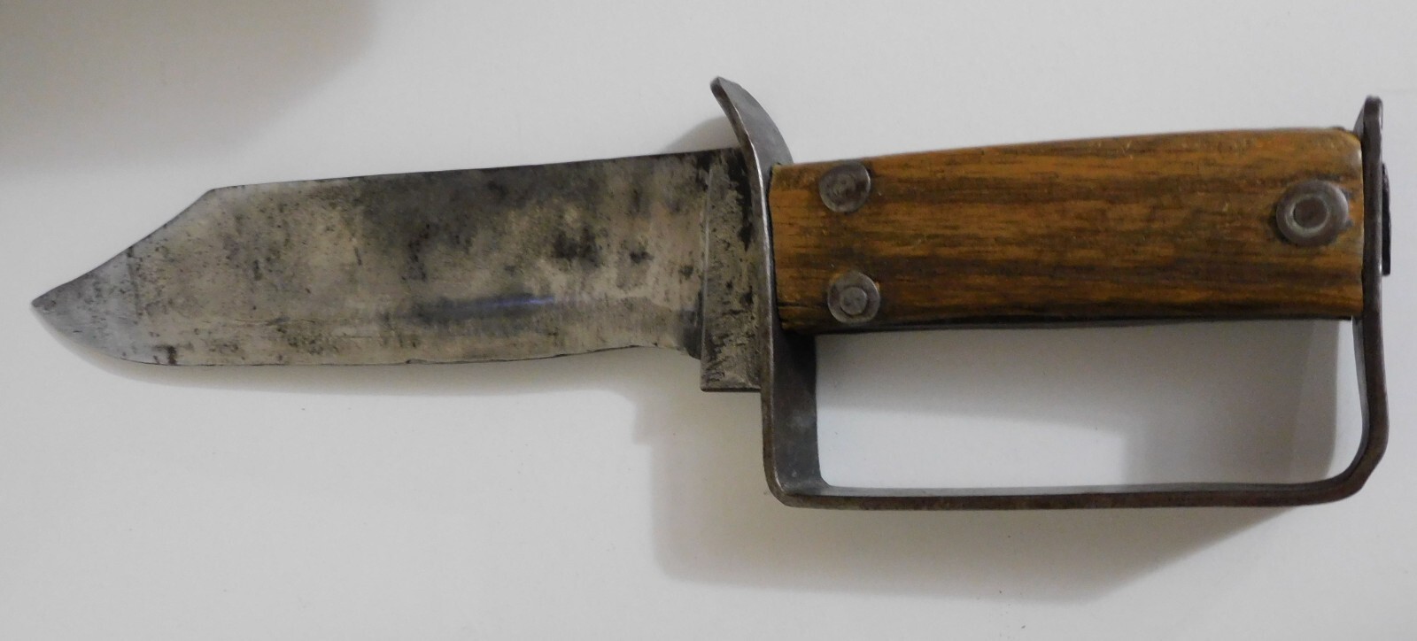 Vintage, Bowie D-Guard Clip Point, wood handle, steel blade 15 1/2"