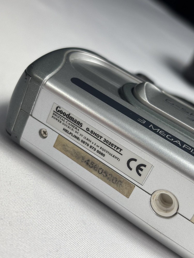 Goodmans G-shot 3026 Retro Digital camera 3mp - TESTED & WORKING
