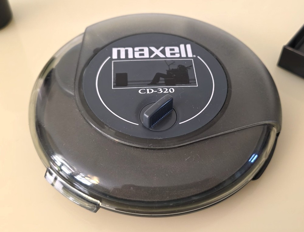 CD CLEANER CD-320 & TAPE DECK CLEANER SET- CLEAN CONDITION SLIGHTLY USE