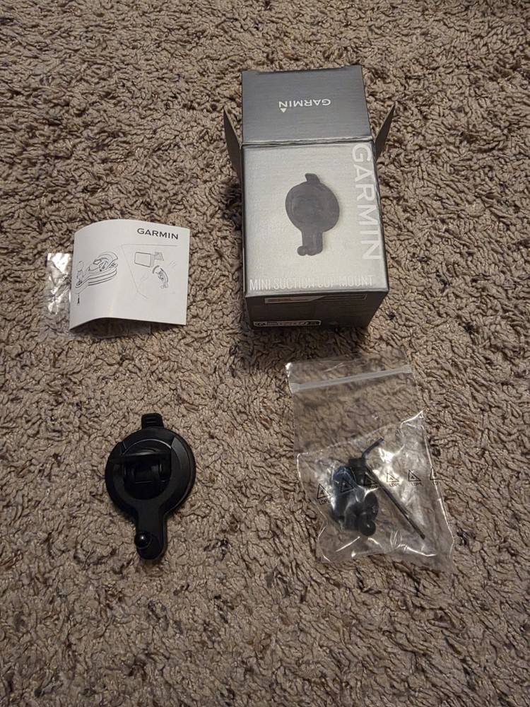 Garmin Universal Suction Cup Windshield Mount