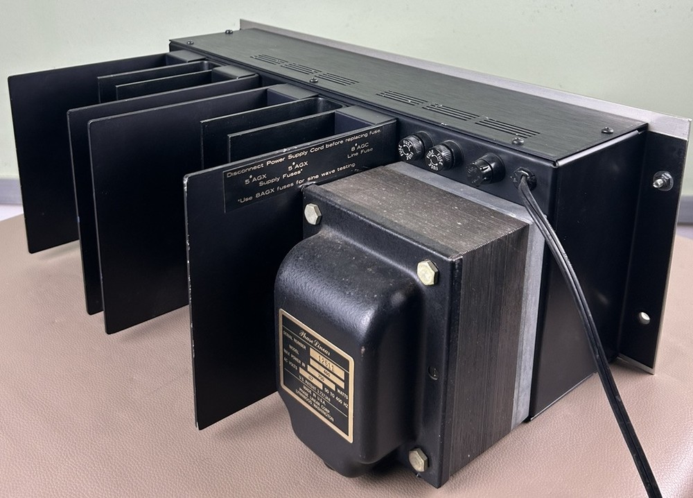 PHASE LINEAR 400 STEREO AMPLIFIER