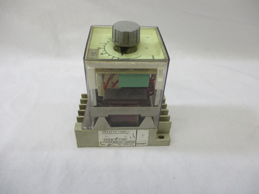 SIEMENS 7PV 3020-1SG RELAY TIME DELAYED