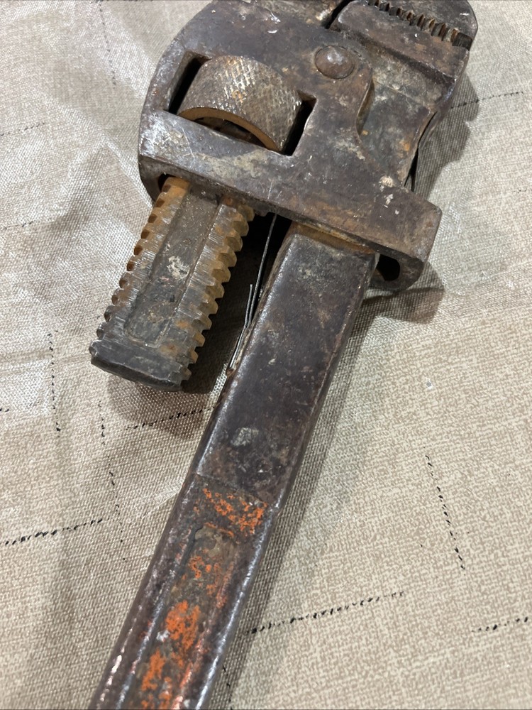 VTG Huge 18” Pipe Wrench Orange Handle #18
