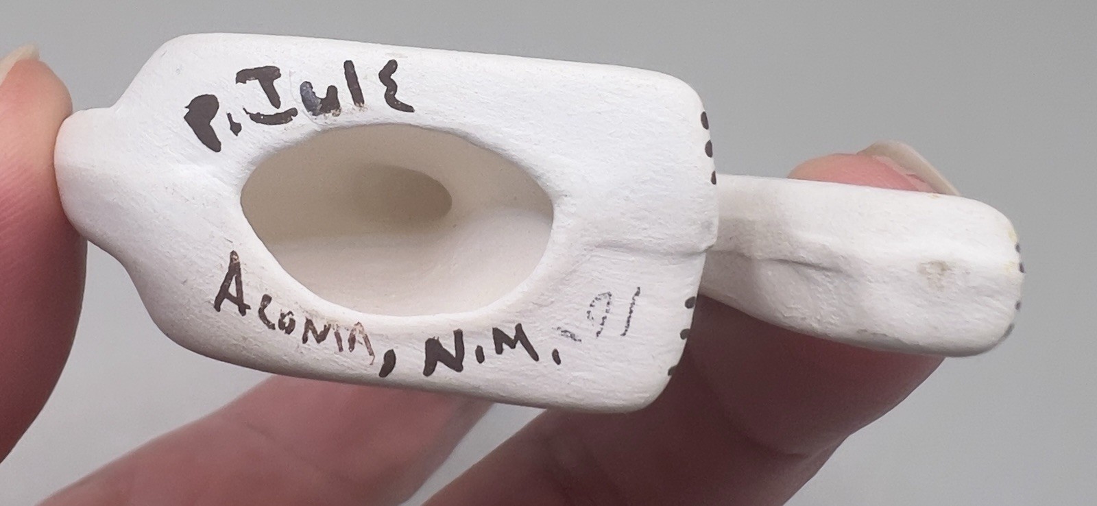 VTG Acoma New Mexico Art Pottery Howling Wolf Figurine Sign by P. Iule 4.25”