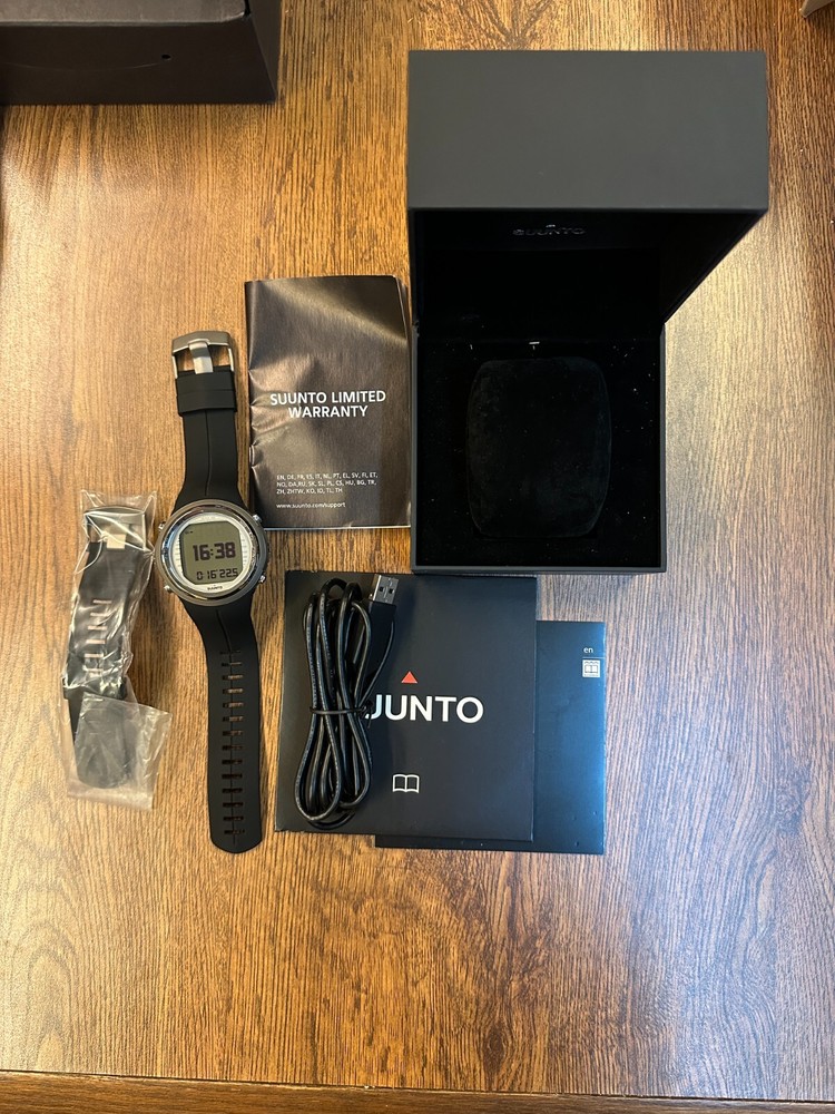 Suunto DX Dive Computer - Silver Elastomer w/ USB - Open Box
