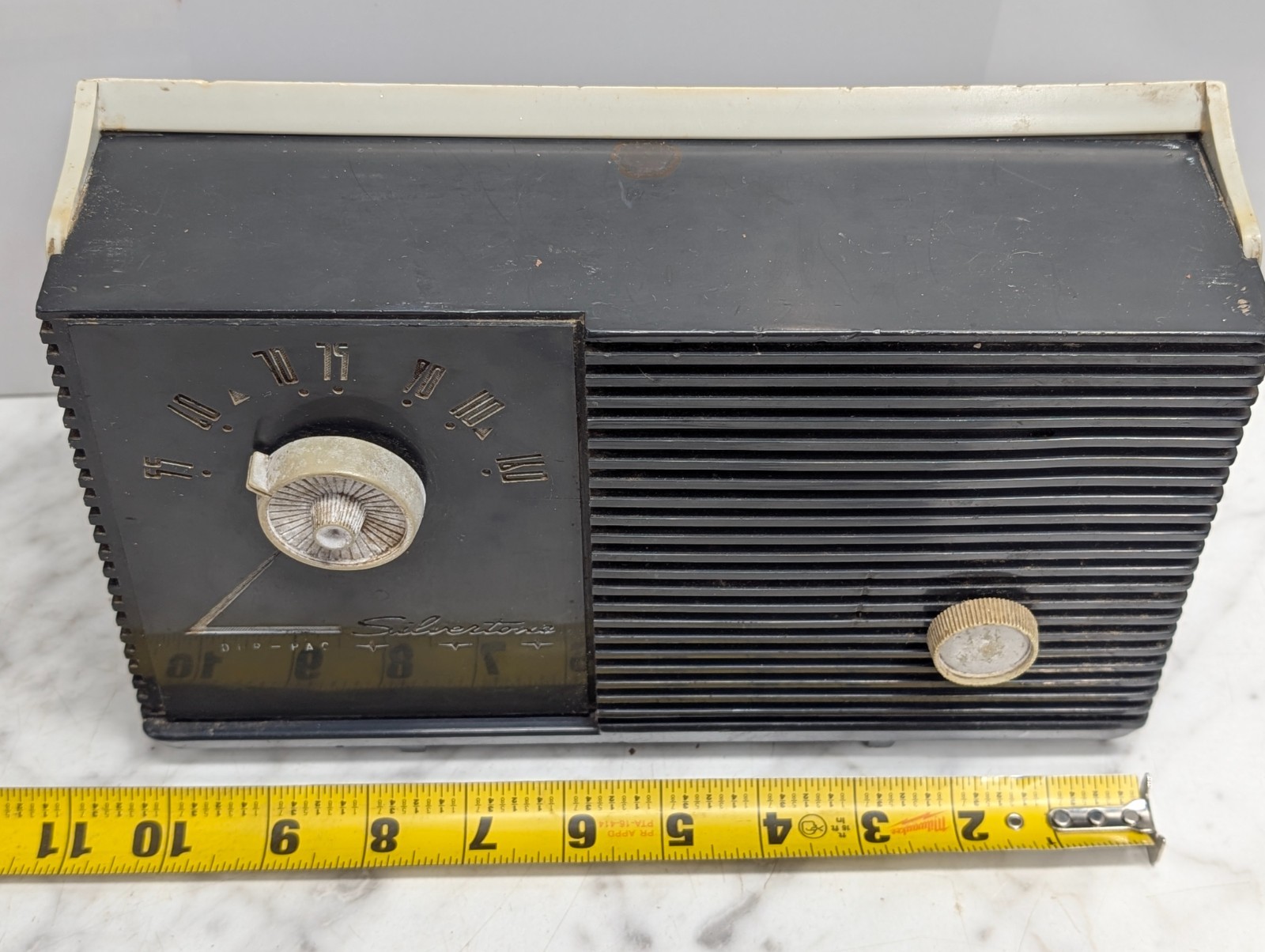 Sears Silvertone Tube Radio Dur-Pac AM Band Portable 7216 AC or Battery Powered