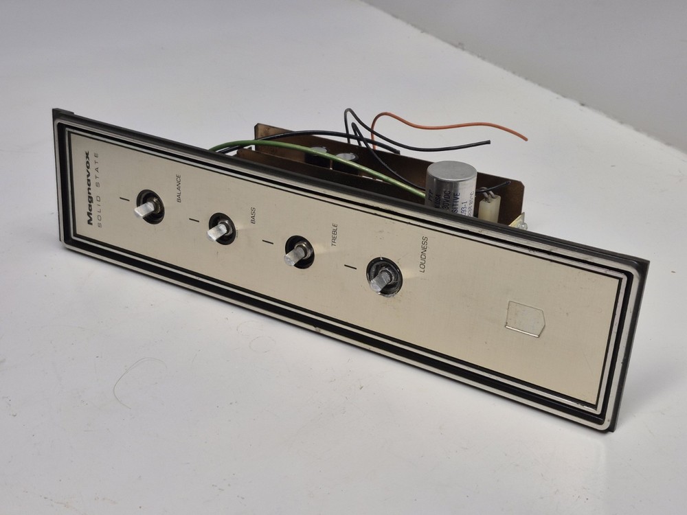 Magnavox Solid State Suitcase Turntable Amp