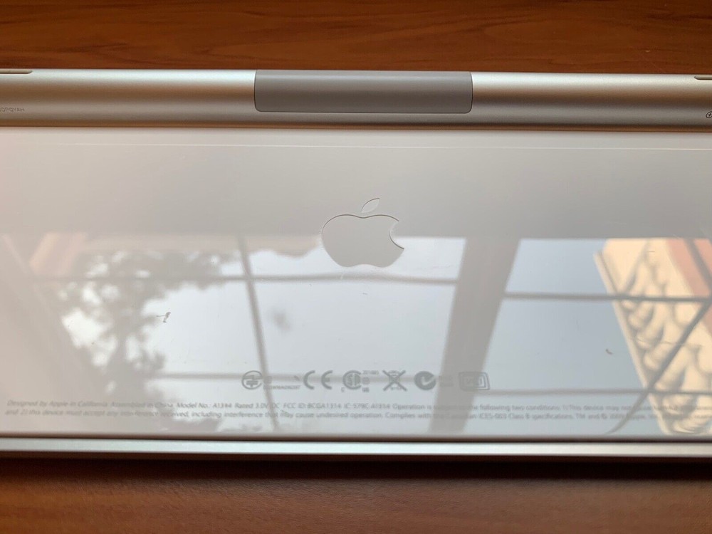 Bluetooth Apple Wireless Keyboard A1314 MC184LL/B Great Shape!!!