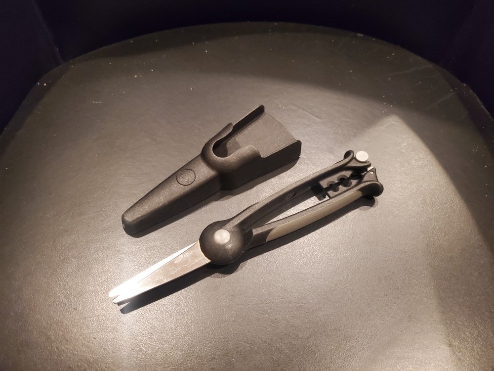 HTF Pampered Chef Kitchen Shears Scissors Black VHTF EUC