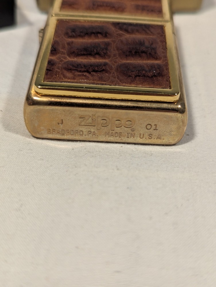 ZIPPO CROCODILE LEATHER BRASS LIGHTER 2001