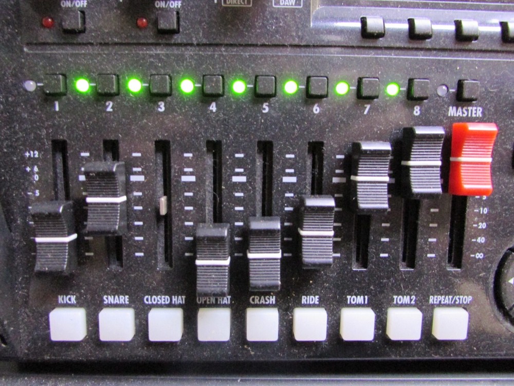 Zoom R8 Eight-Track Digital Recorder