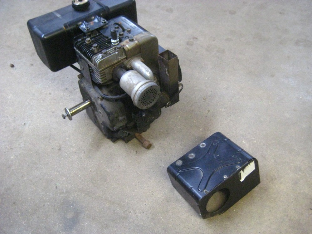 Briggs & Stratton 8 hp Horizontal Shaft Engine From a Snowblower