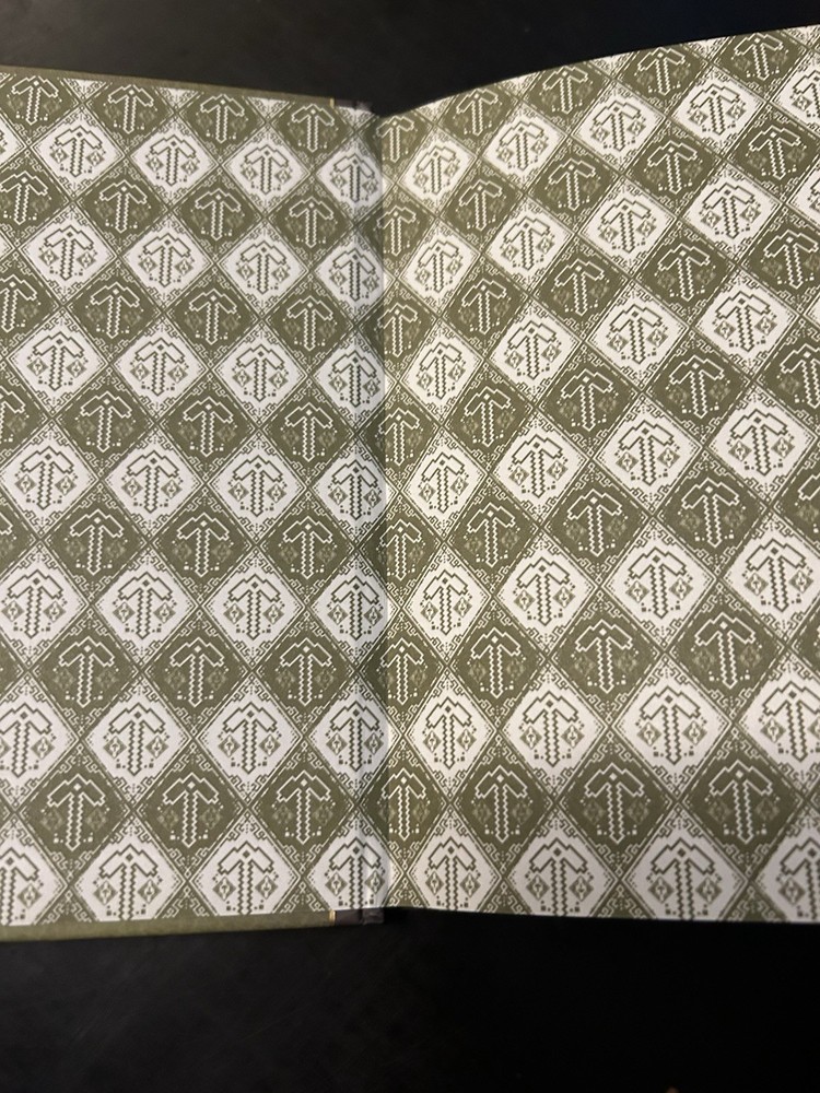 Mojang Minecraft Essential Handbook Strategy Guide