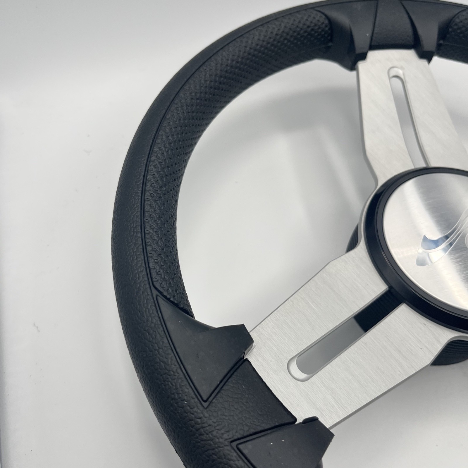 Model 15 Marine Steering Wheel Brush Alum Spokes | Sea Ray Boats Logo | KEYED