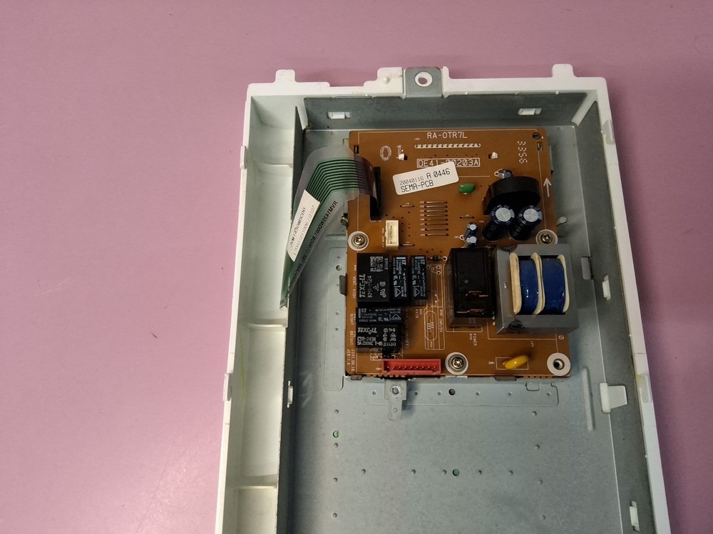 WB07X10736 GE Microwave White Control Touch Panel w/Control Board Used