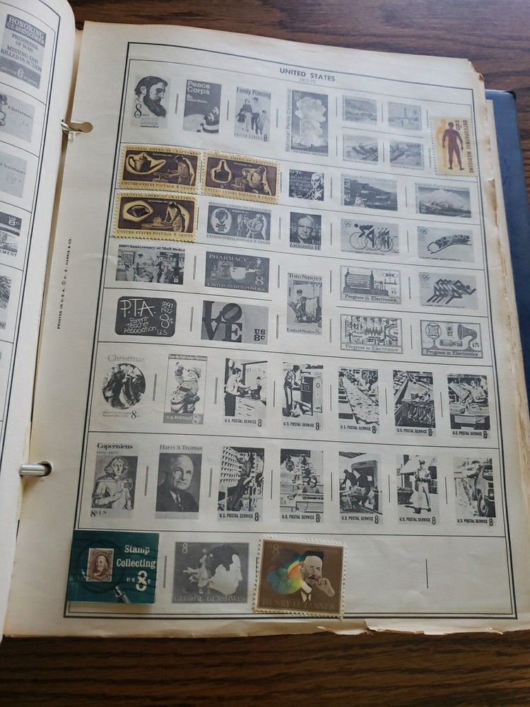 H.E.Harris Statesman Deluxe World Stamp Album with 120 Stamps Holds Up To 30,000