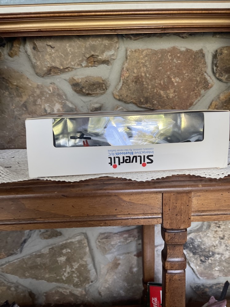 Silverlit Interactive Bluetooth R/C Blu-Tech Heli BSH-A B4620 Opened