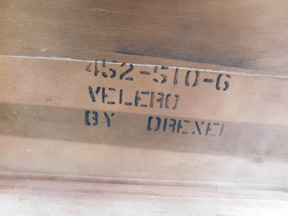 Drexel Velero Collection Flip Top Server