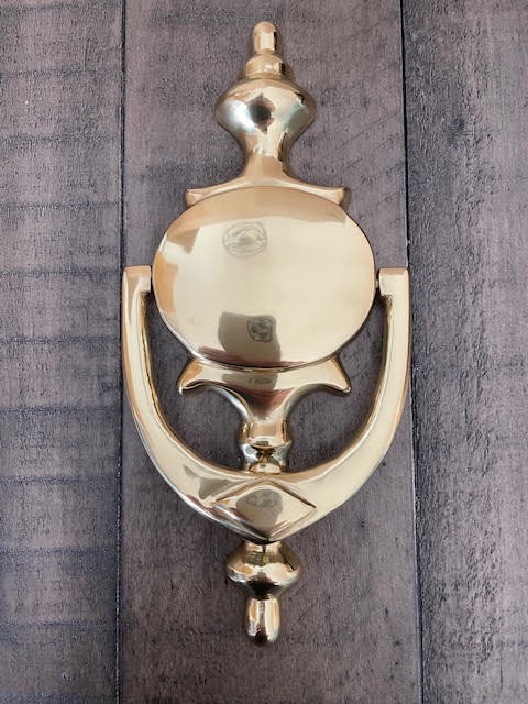 Colonial door knocker, solid brass w/mounting screws (new in box)