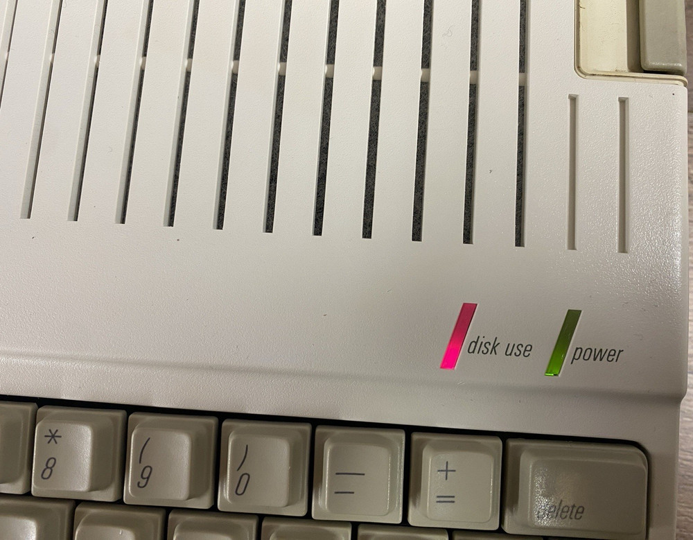 Apple IIc Computer – Clean & Fully Working – Apple A2B4156 1MB Memory Expansion