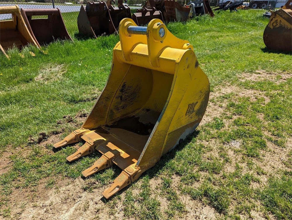 Strickland Bucket
