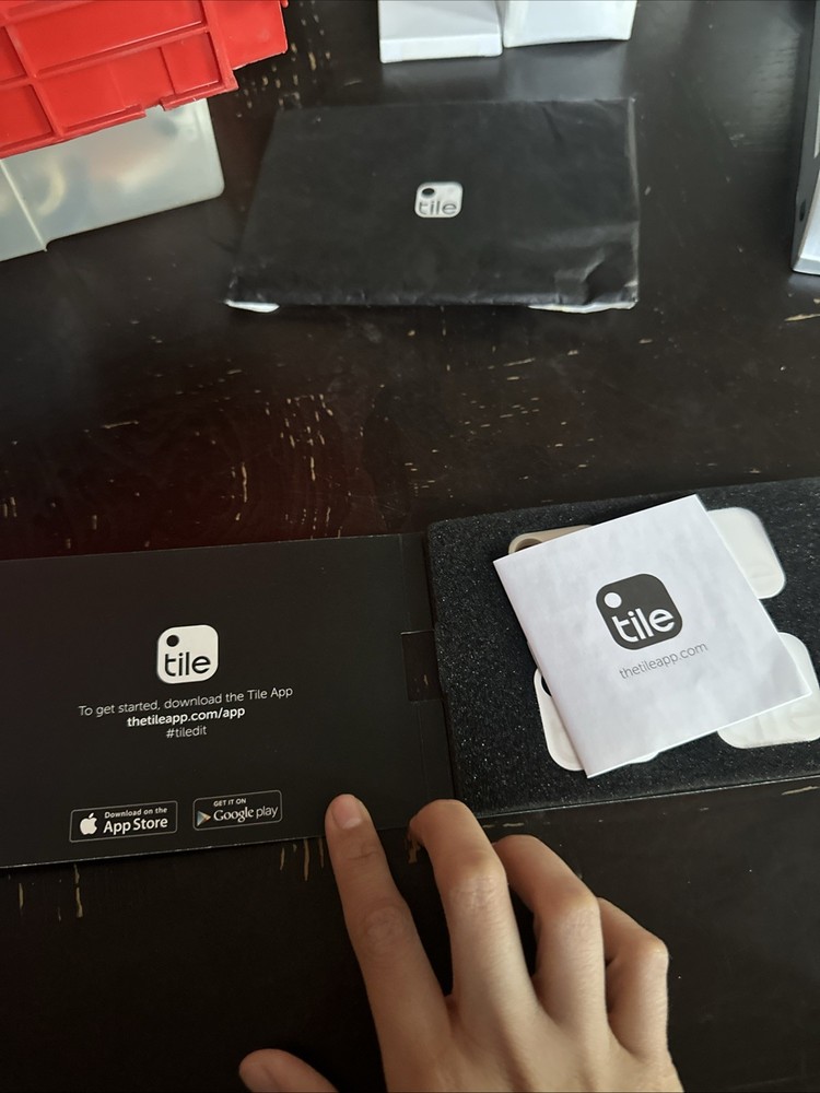 tile tracker 4 pack Life 360 Tracker