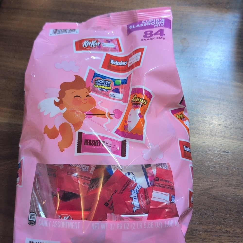 Hershey Valentine Assorted Flavored Snack Size Candy, 84 pcs.