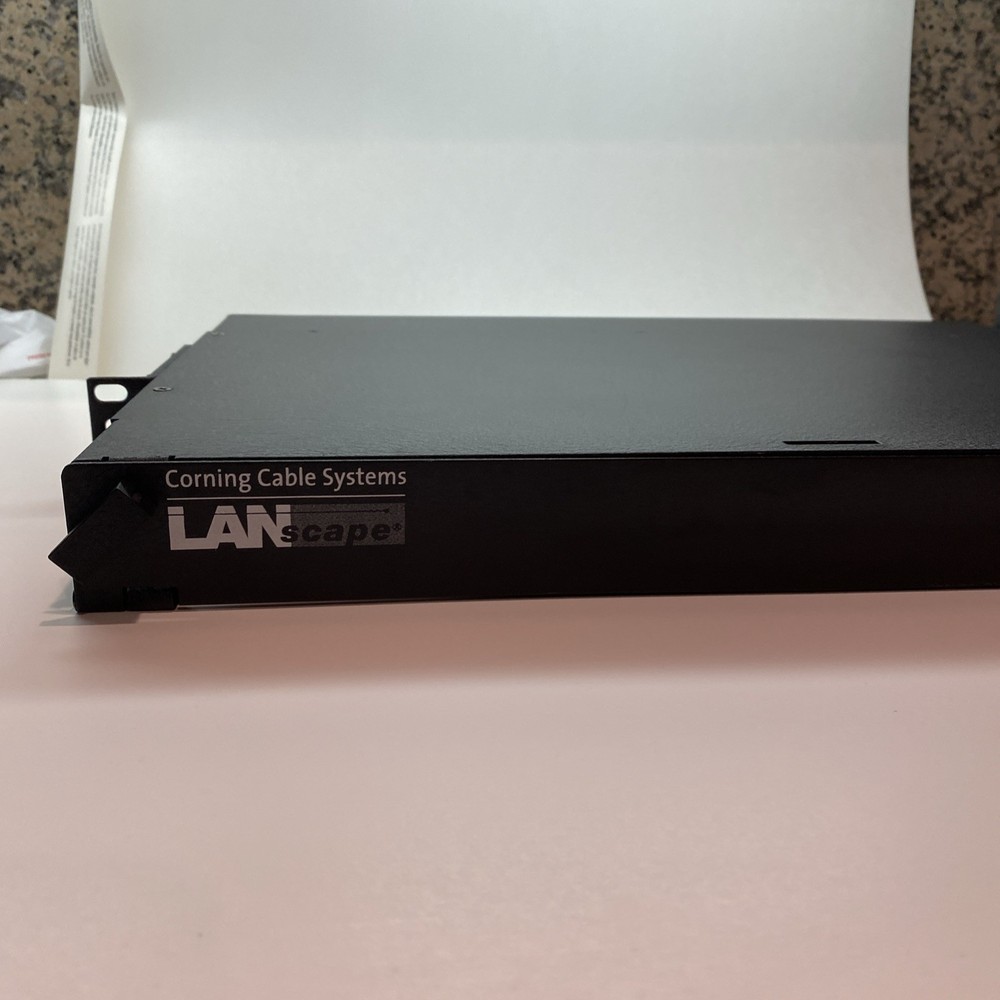 CORNING CCH-01U CABLE SYSTEM LANSCAPE with CONNECTOR HOUSING PANEL & Ears