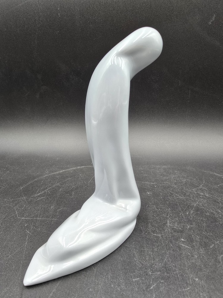Llardo Kneeling Madonna Nativity #4534