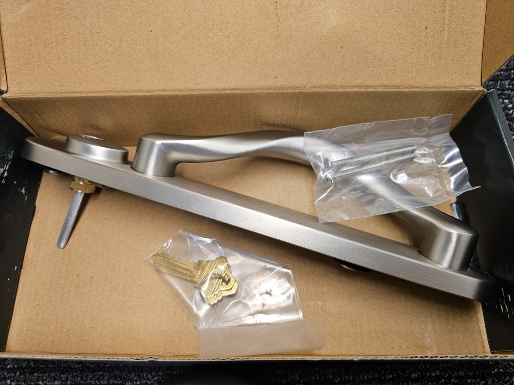 SS72A3SN Handle Hardware With Lock / Nickel