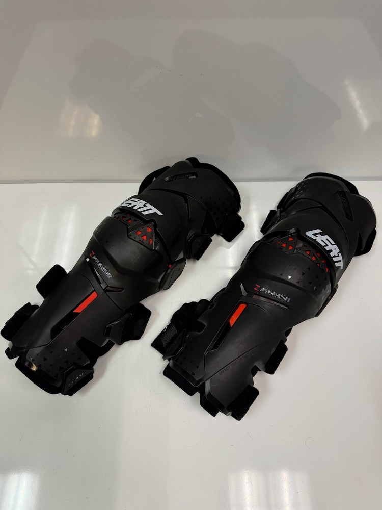 LEATT Z FRAME KNEE BRACES