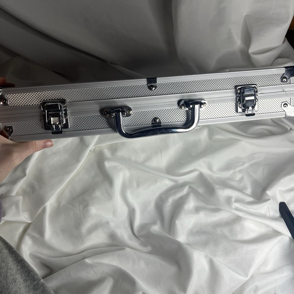 Poker Set with Metal Case