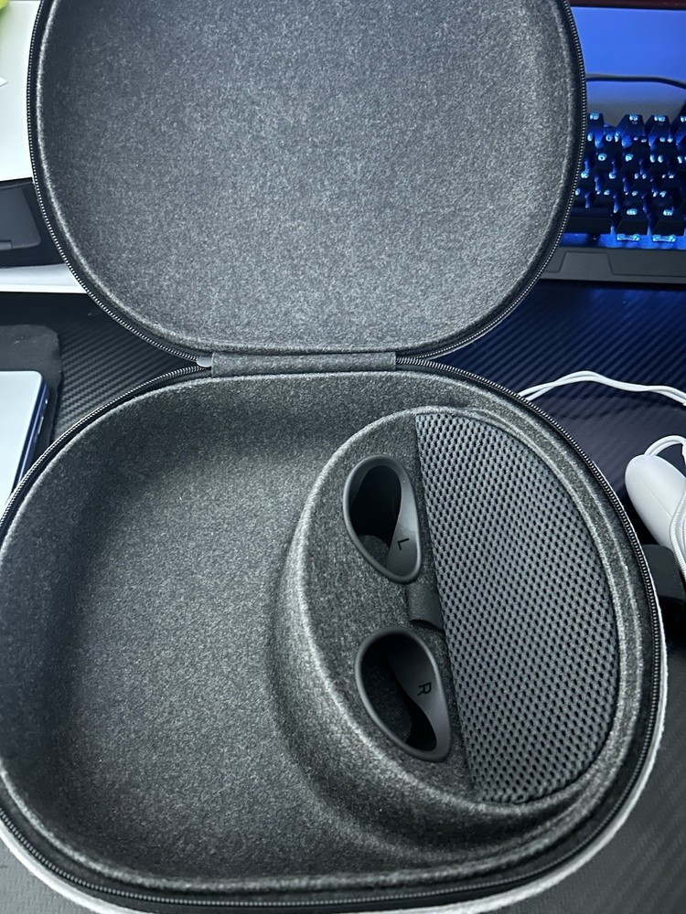 Meta Quest 3S Virtual Reality Headset 128GB with Hard Shell Case