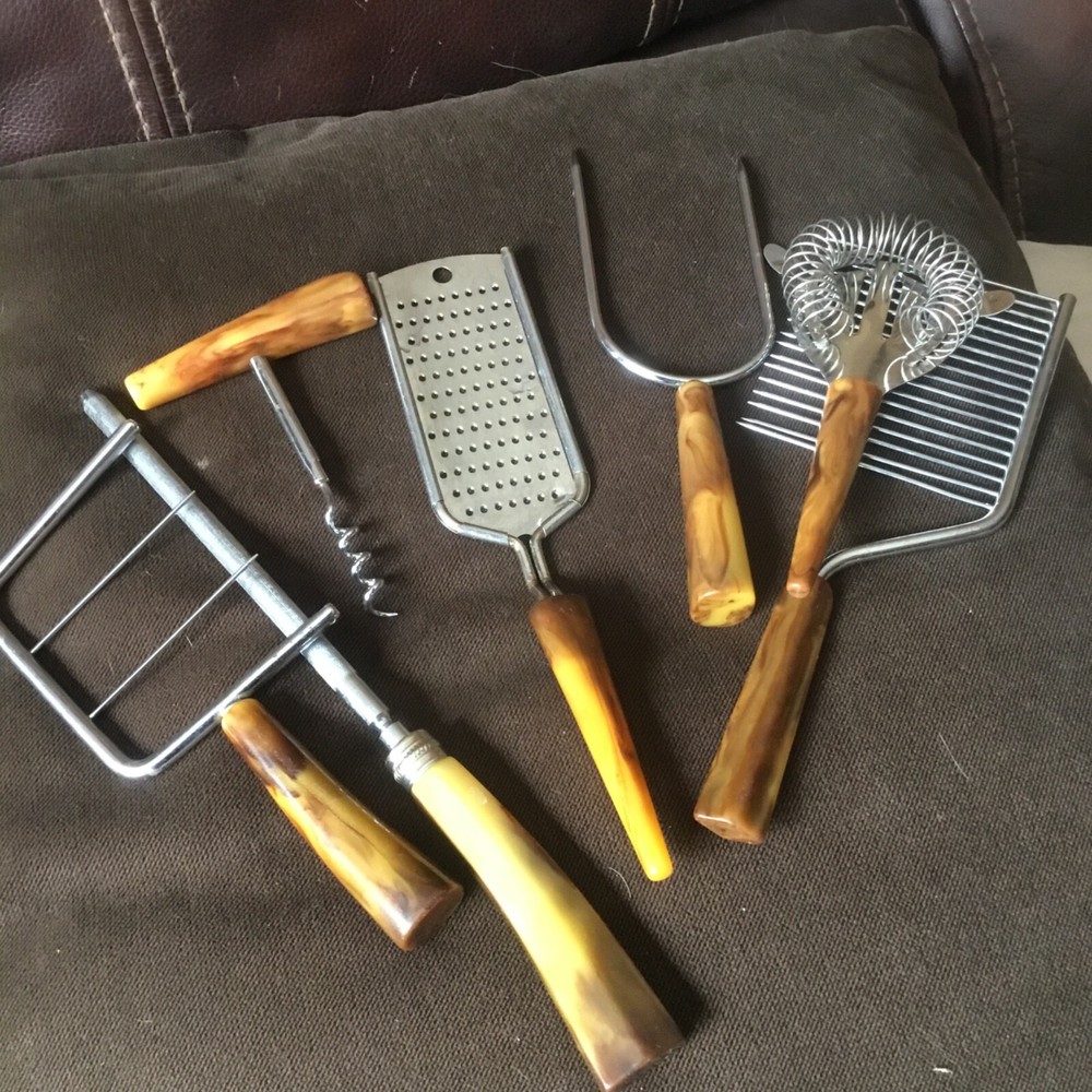 Vintage Bakelite 7 kitchen utensils