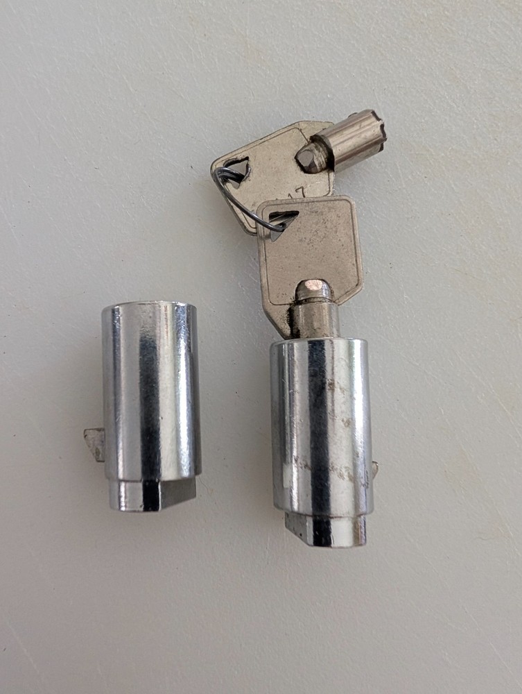 2 locks and matching keys Vending machine bundle