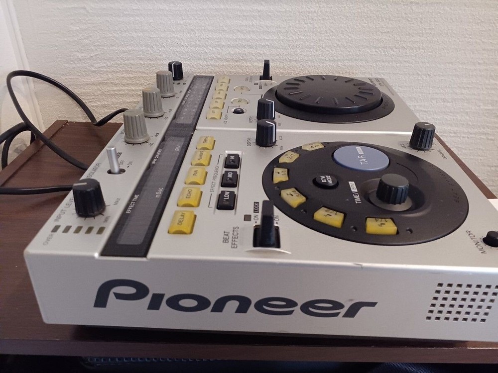 Pioneer DJ EFX-500 Silver Effects Box Audio Effector Mixer Controller