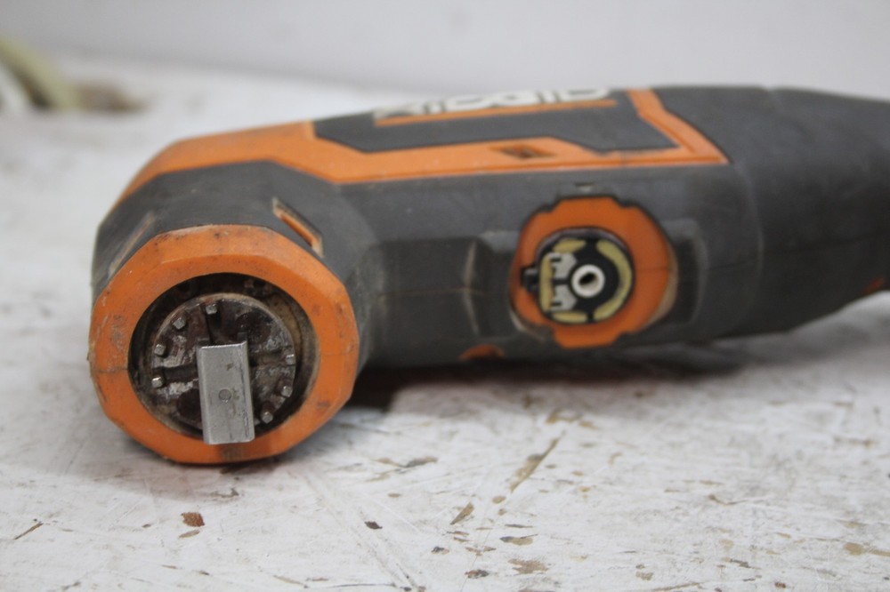 RIDGID R86240 18V Brushless Cordless Multi-Tool