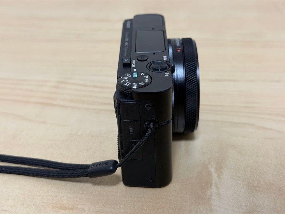 SONY RX100 VII (Mark 7) Compact Digital Camera